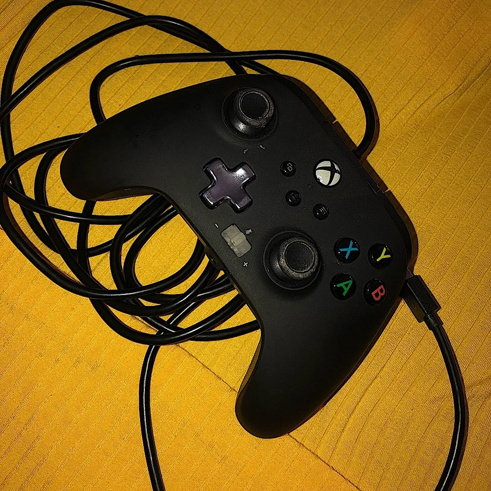 Gaming controller